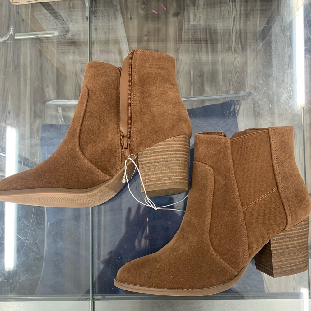 brown boots